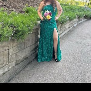Mori Lee  formal dress - Emerald green